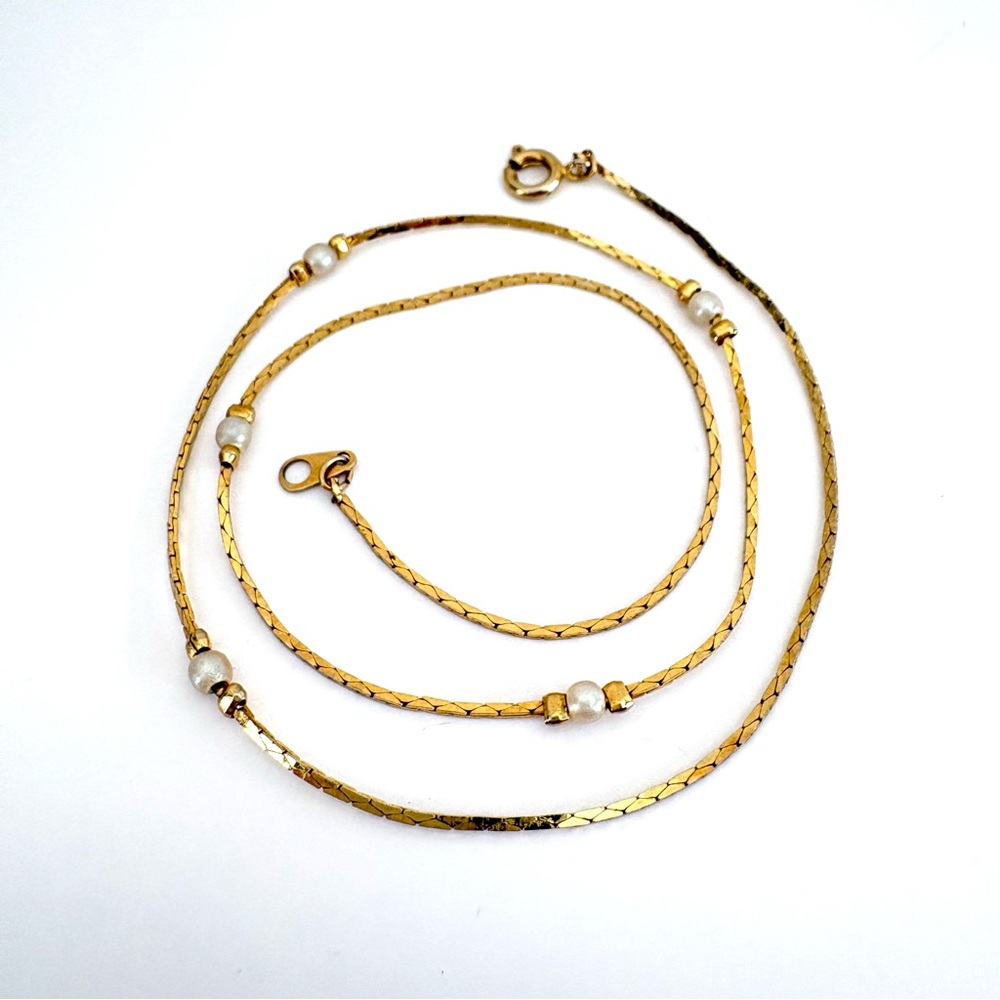 Elegant Gold Plated Necklace with Pearl Accents